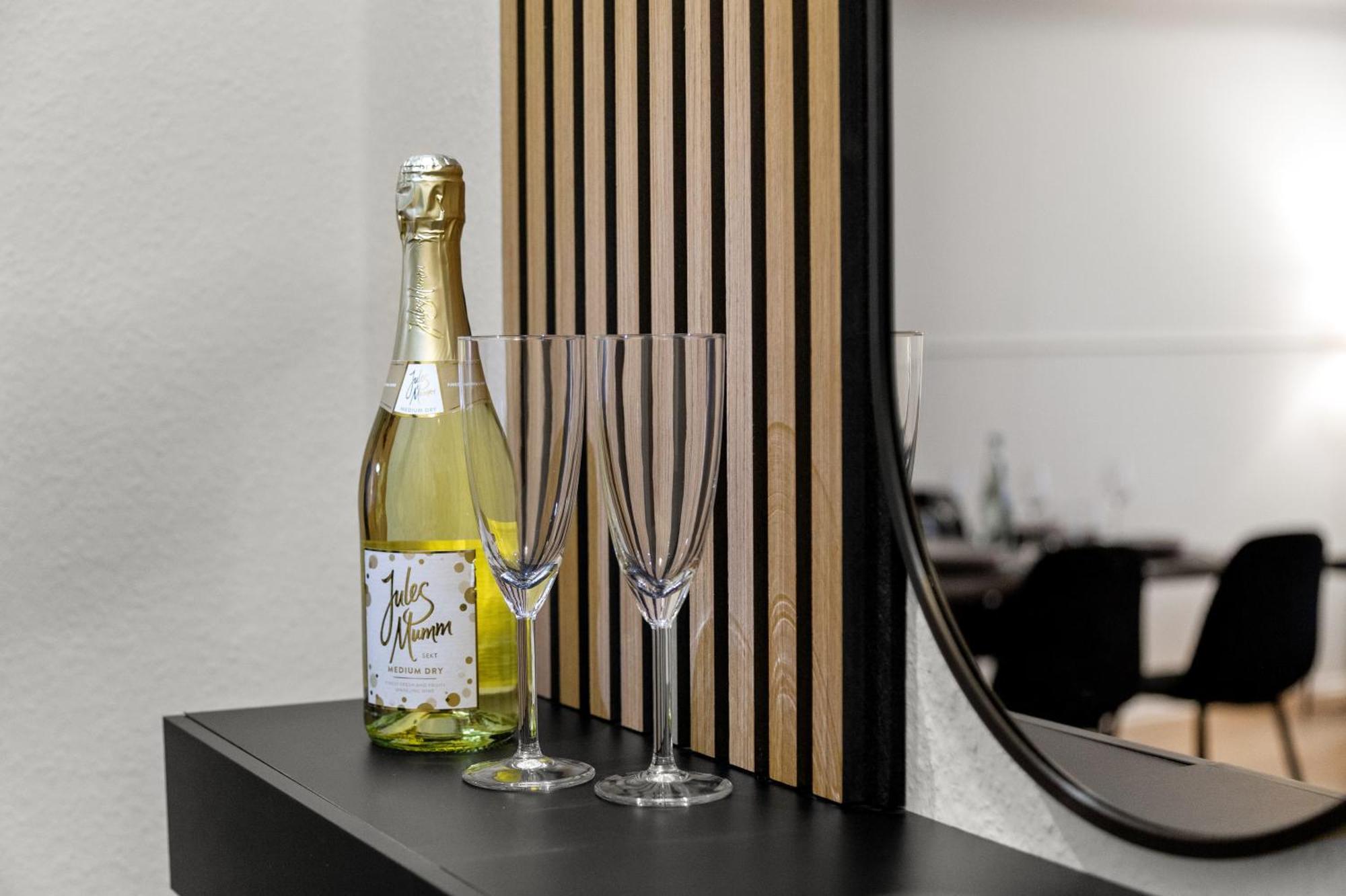 Vinful: Premium-Apartment Mit Balkon Und Parkplatz Mülheim an der Ruhr Kültér fotó